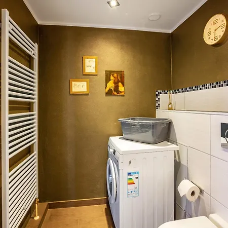 Flat Apartment *