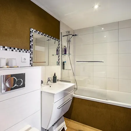 Apartment Flat *